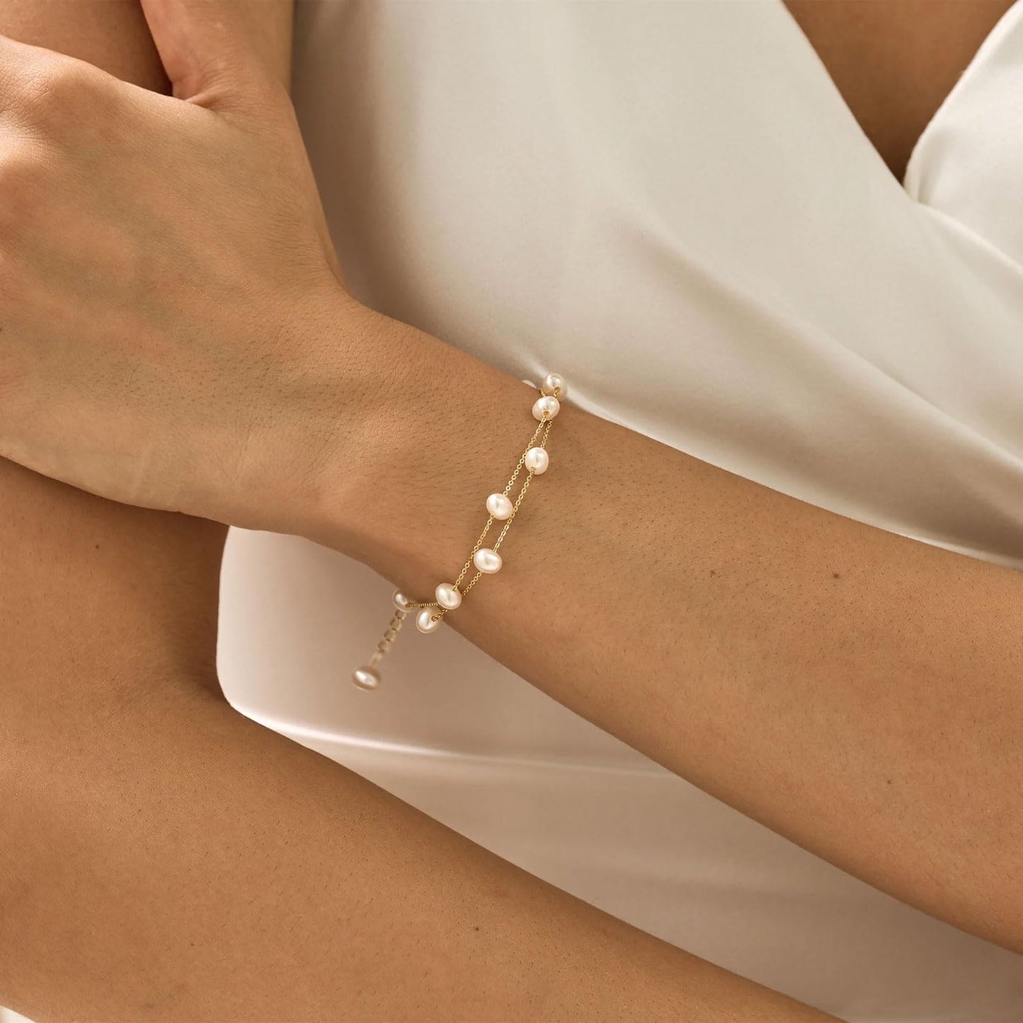 Gold/Silver Pearl Bracelets for Women,14K Gold Plated Bracelets Dainty Pearls Beaded Chain Heart Pearl Bracelets Jewelry Gift for Women